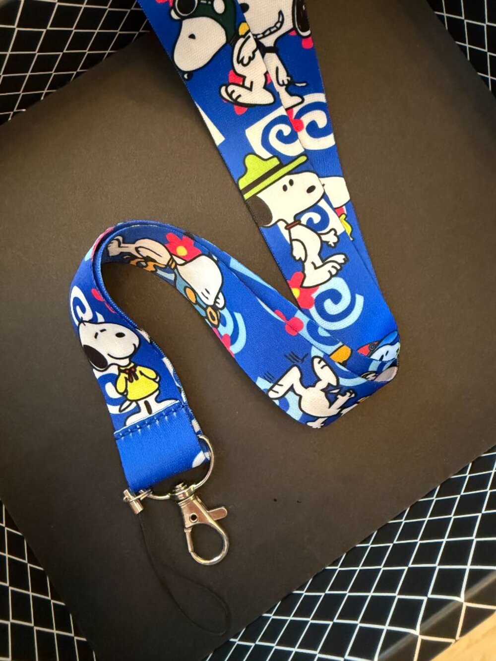 2-Piece Phone Holder ID badges Lanyard –Yellow and Blue Snoopy Lanyard - Picture 6 of 8